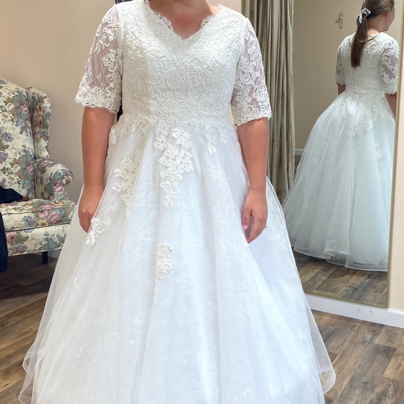 Wedding Dress - Picture 10 of 10